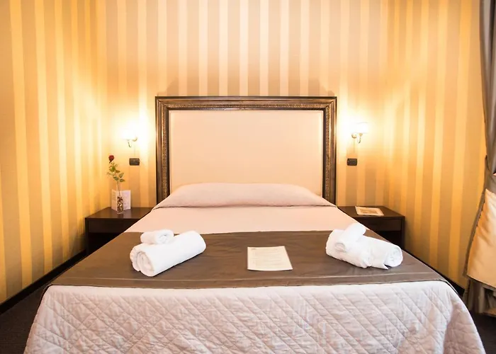 Nice Rome Holiday בית הארחה