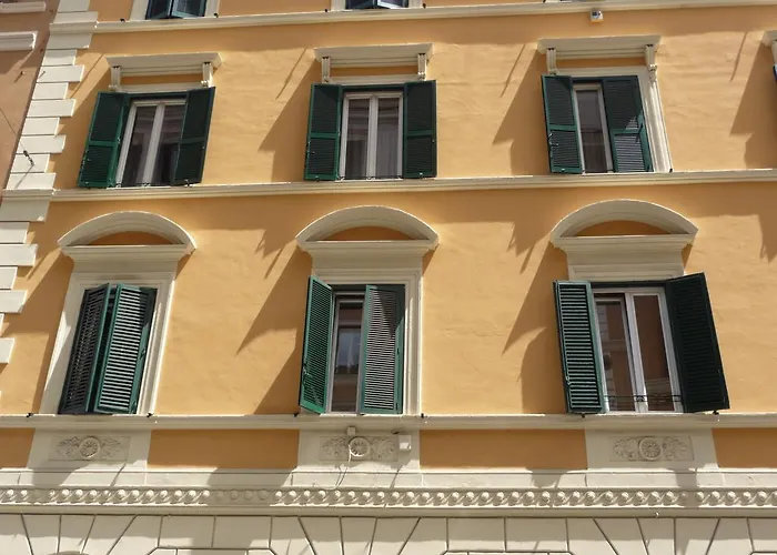 Nice Rome Holiday בית הארחה