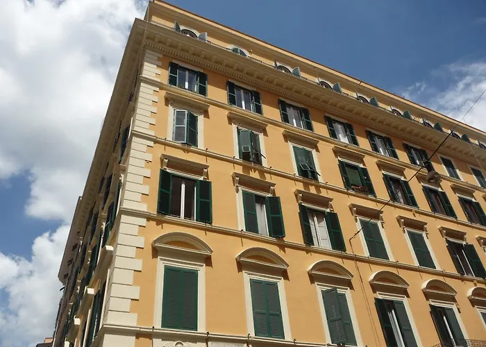 Nice Rome Holiday בית הארחה