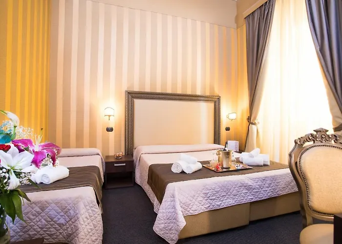 בית הארחה Nice Rome Holiday 4*